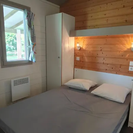 Confortable Avec Terrasse - 7 Pers. - Api-1-52-1940 * Montlaur (Aveyron)