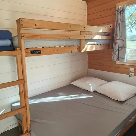 Confortable Avec Terrasse - 7 Pers. - Api-1-52-1940 * Montlaur (Aveyron)