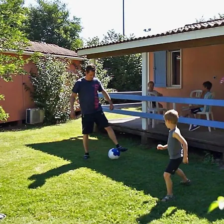 Confortable Avec Terrasse - 7 Pers. - Api-1-52-1940 Camping Montlaur (Aveyron)
