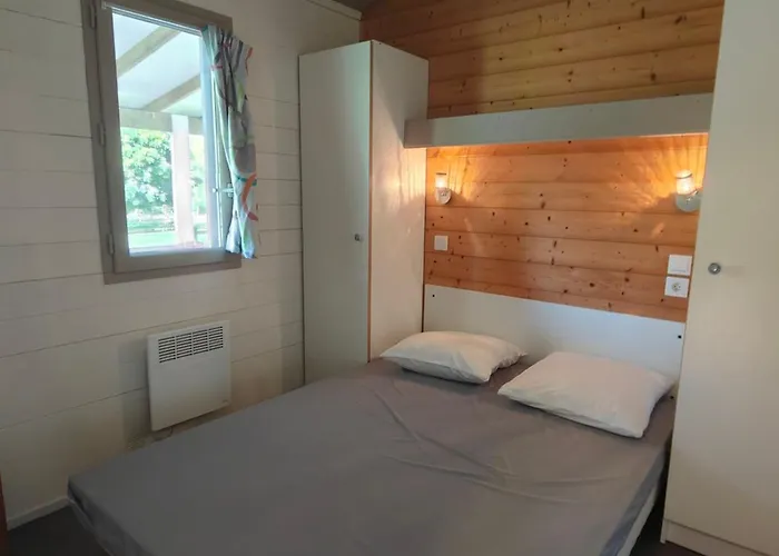 Confortable Avec Terrasse - 7 Pers. - Api-1-52-1940 * Montlaur (Aveyron)