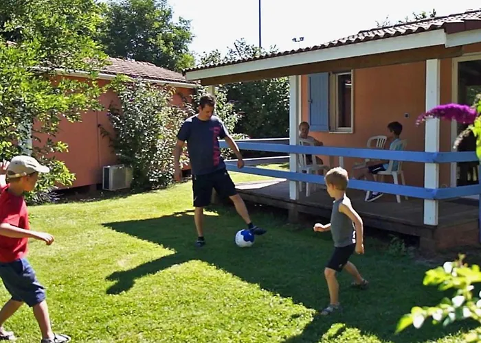 Confortable Avec Terrasse - 7 Pers. - Api-1-52-1940 Camping Montlaur (Aveyron)