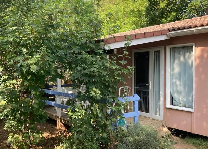 Confortable Avec Terrasse - 7 Pers. - Api-1-52-1940 Camping Montlaur (Aveyron)