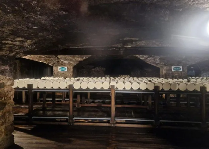 Camping Confortable Avec Terrasse - 7 Pers. - Api-1-52-1940